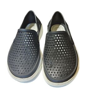 Citilane black and White Toddler Crocs size 8 unisex perfect used condition